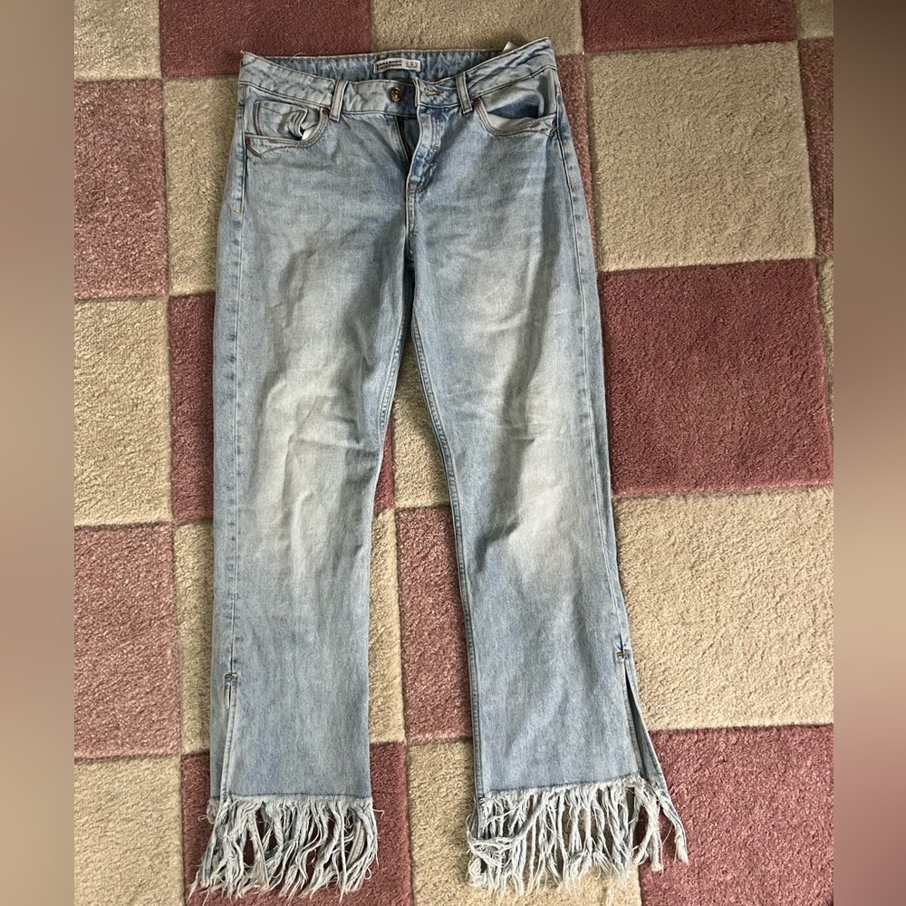 Medium rise Zara frayed jeans